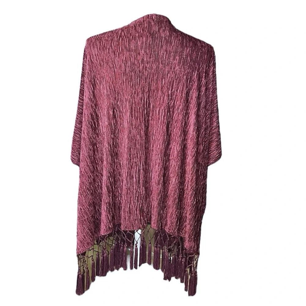 VINCE CAMUTO Red Ruana Shawl Wrap OS Fringe Boho Coverup Flowy Kimono Sleeve NWT